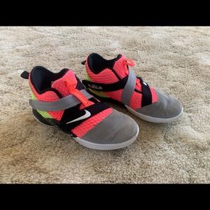 Nike Lebron Soldier XII SFG Boys Basketball Shoes Size 3y